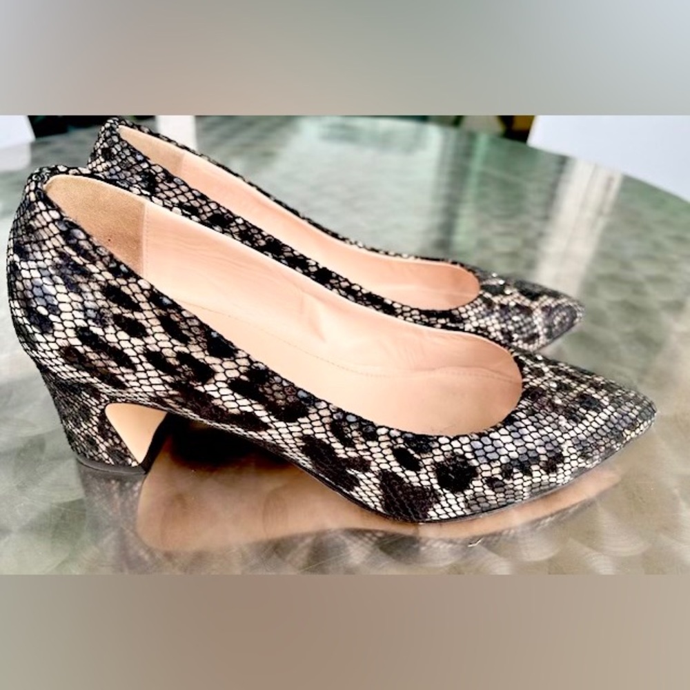 AGL Snakeskin Pointed Toe Pump Heels - Size 8.5 (38.5) - Excellent Condition